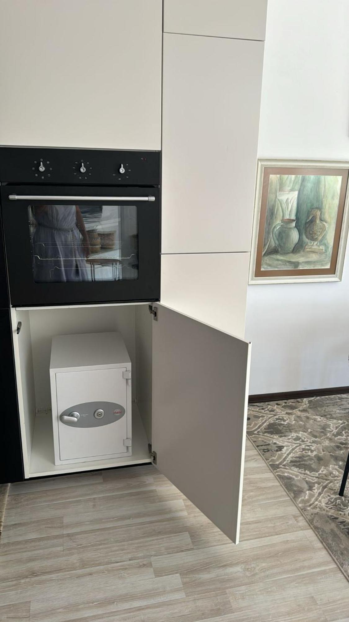 Kazanlak Large Guest House Apartment Near The Center With Full Kitchen & Dining Room, King Beds, Garden Patio, Free Parking & Self Check-In Kazanlŭk Exterior foto